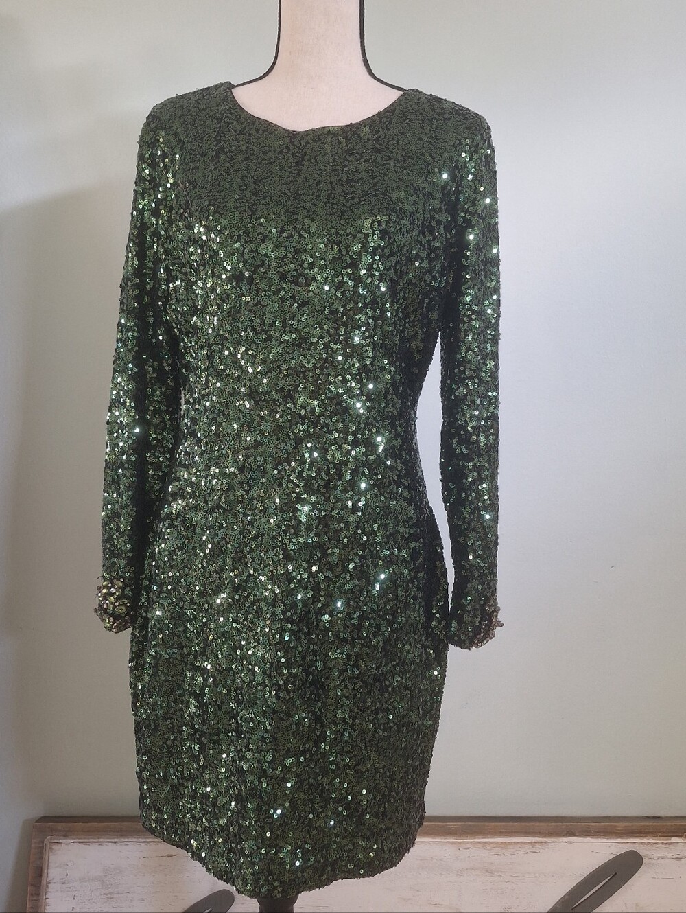 Belle Badgley Mischka Emerald Green Sequin Bejewelled Long-Sleeve Dress 14